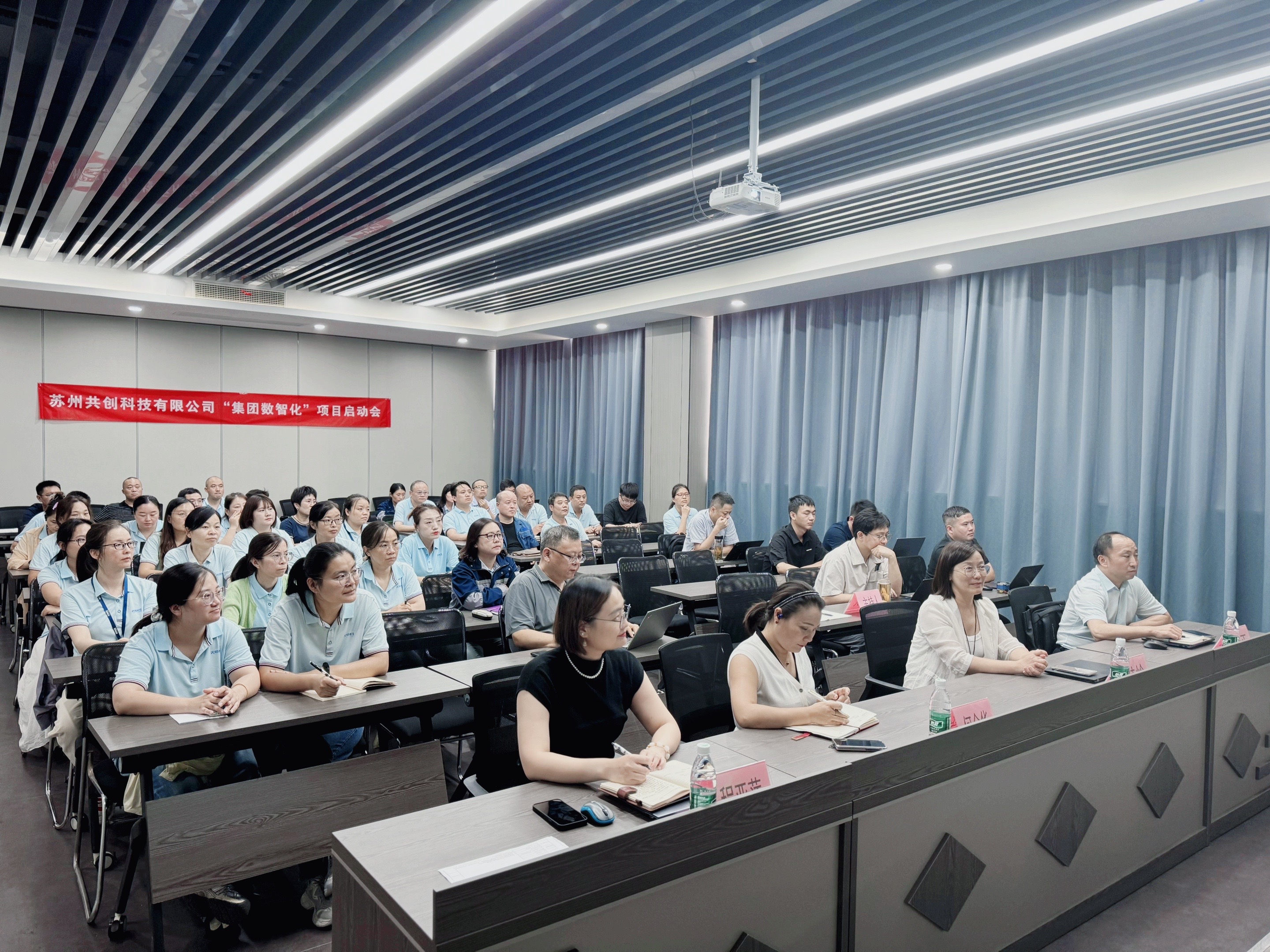 1761532198304375.jpg f6d5b5a47e4f1c2e67d9a0402092d28c.jpg