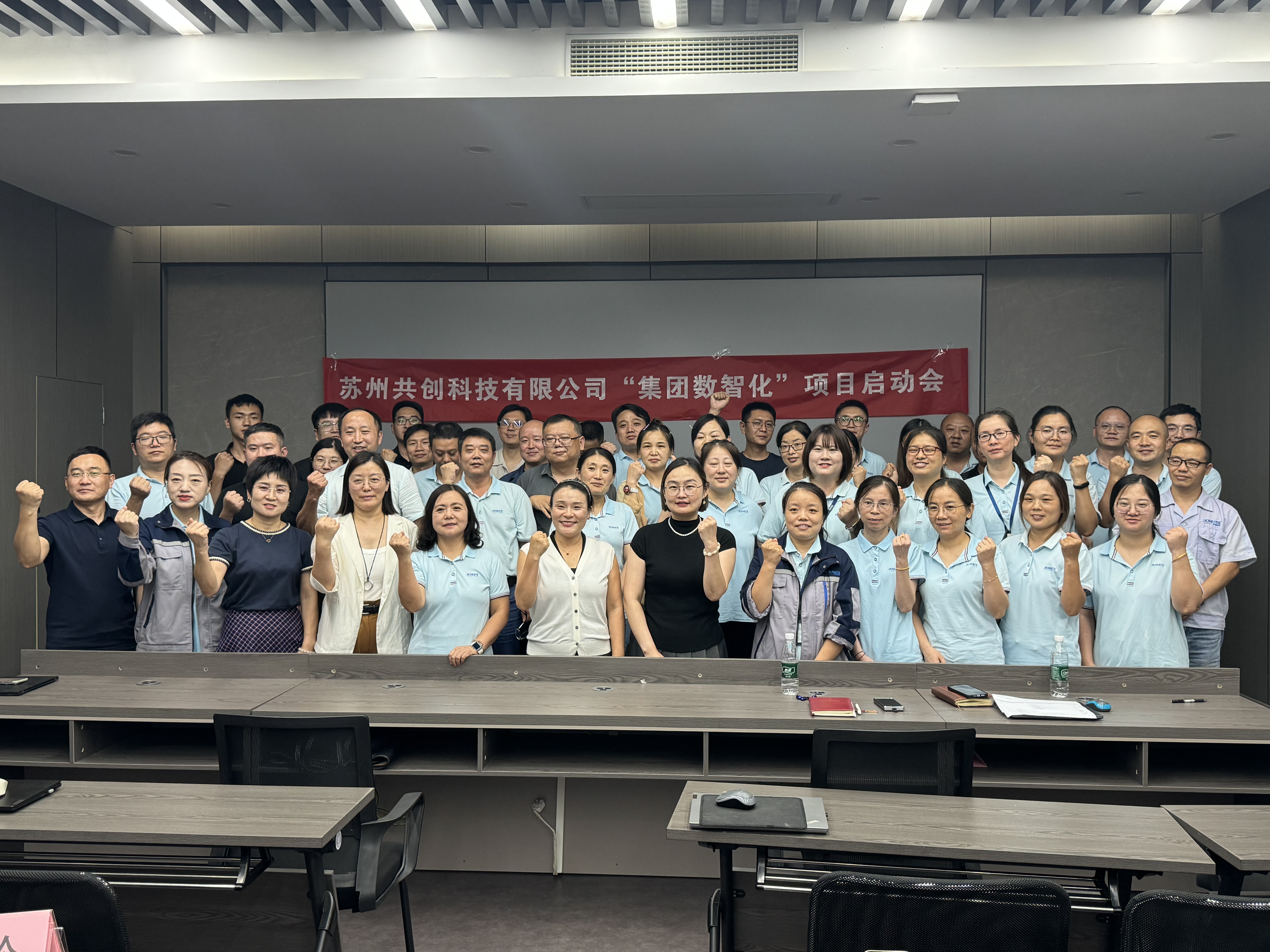 1761533336919550.jpg 01160926f48ca635fa4d580134553f7c.jpg